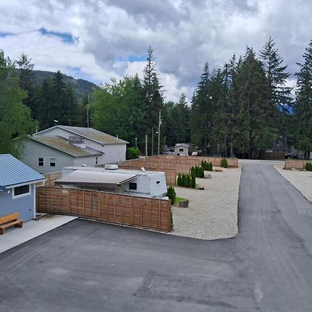 Paradise Motel Sicamous Exterior foto
